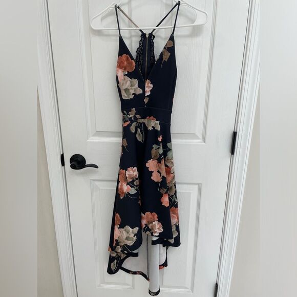 Windsor Navy Blue High Low Floral Lace Back Keyhole Women’s Size Small - Picture 1 of 7